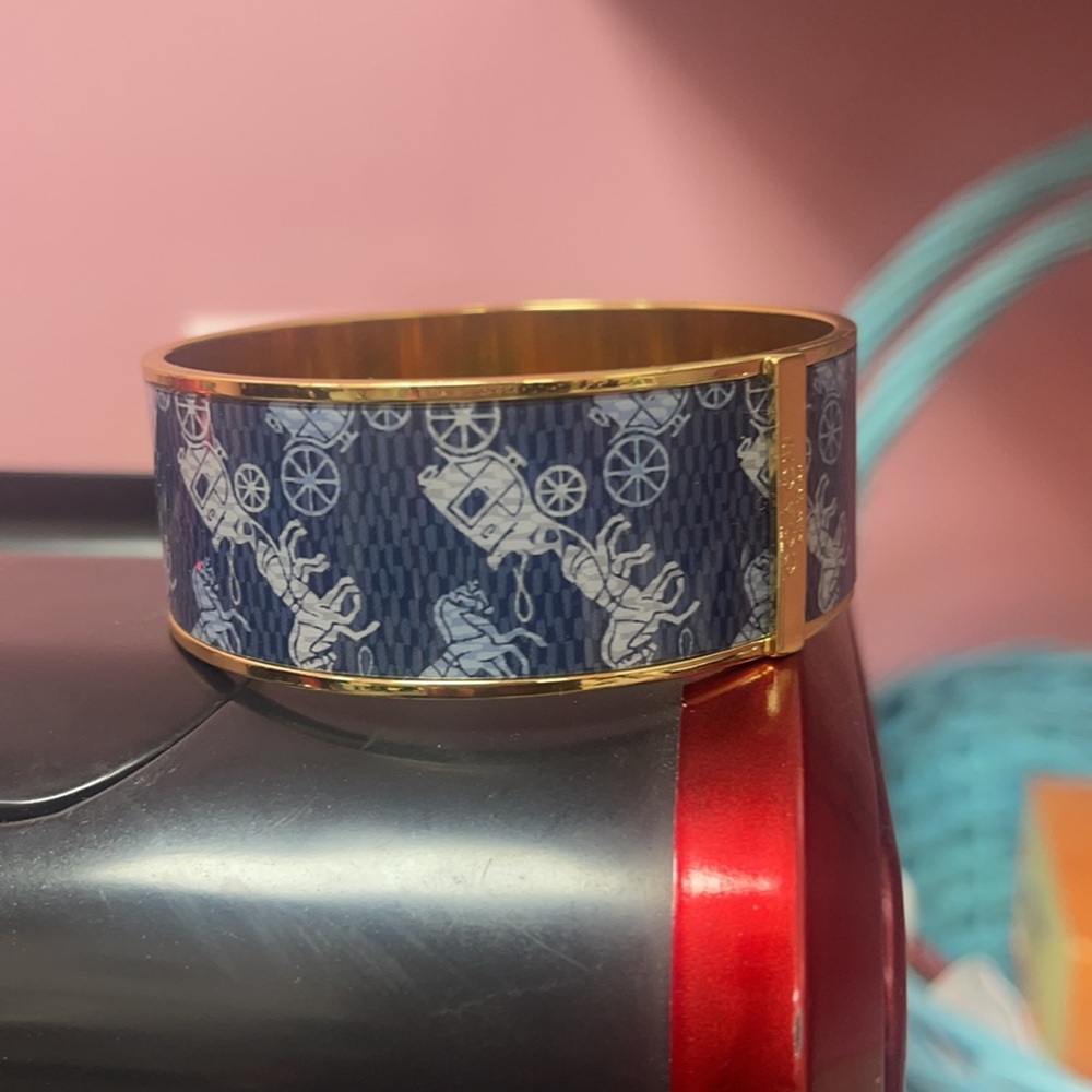 COACH HORSE 🐎 & CARRIAGE BANGLE BRACELET